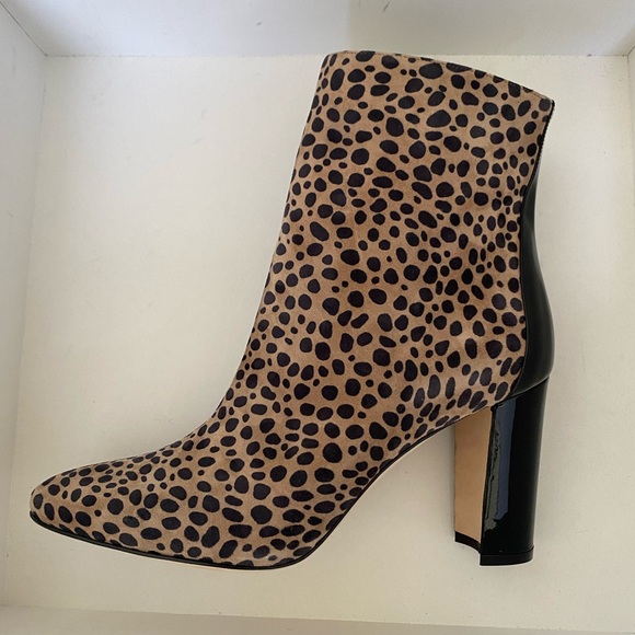 New Authentic Manolo Blahnik boots for sale. - Picture 2 of 4